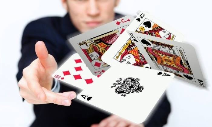 Biết cách xào bài tiến lên sẽ tăng khả năng dành chiến thắng
